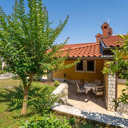 Valy By Interhome Lovran